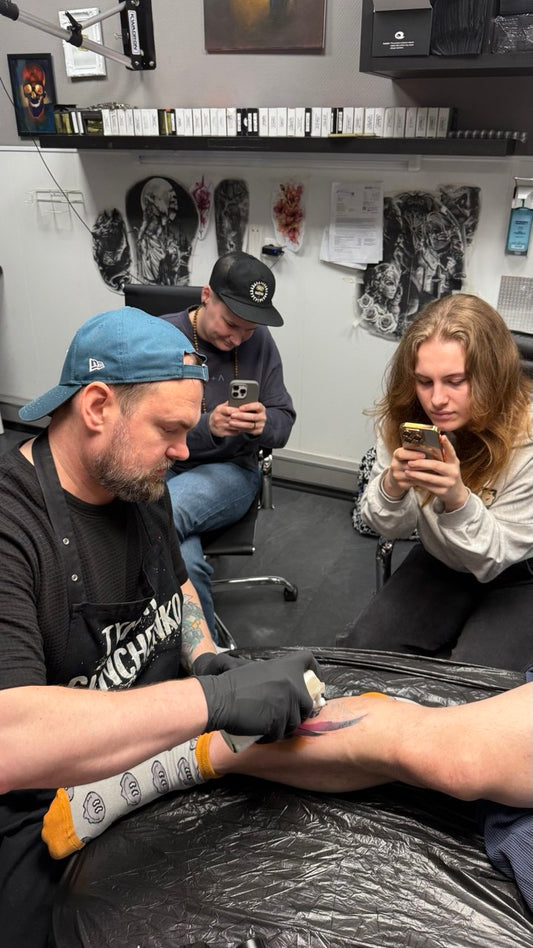 Offene Tattoo-Session mit einem Tätowierer